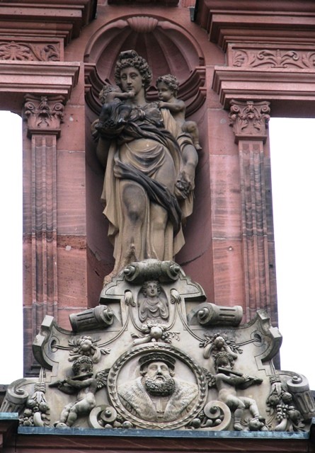 ハイデルベルク城の像１