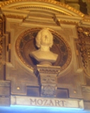 ウィーン国立歌劇場のモーツァルト像