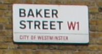 ベーカー街の道路標識